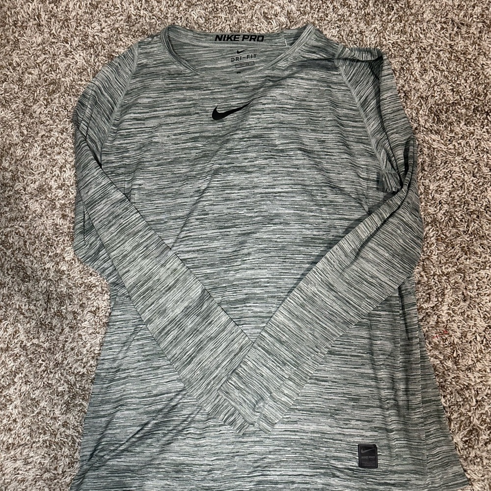 Nike Men’s Gray Fitted Sweatshirt